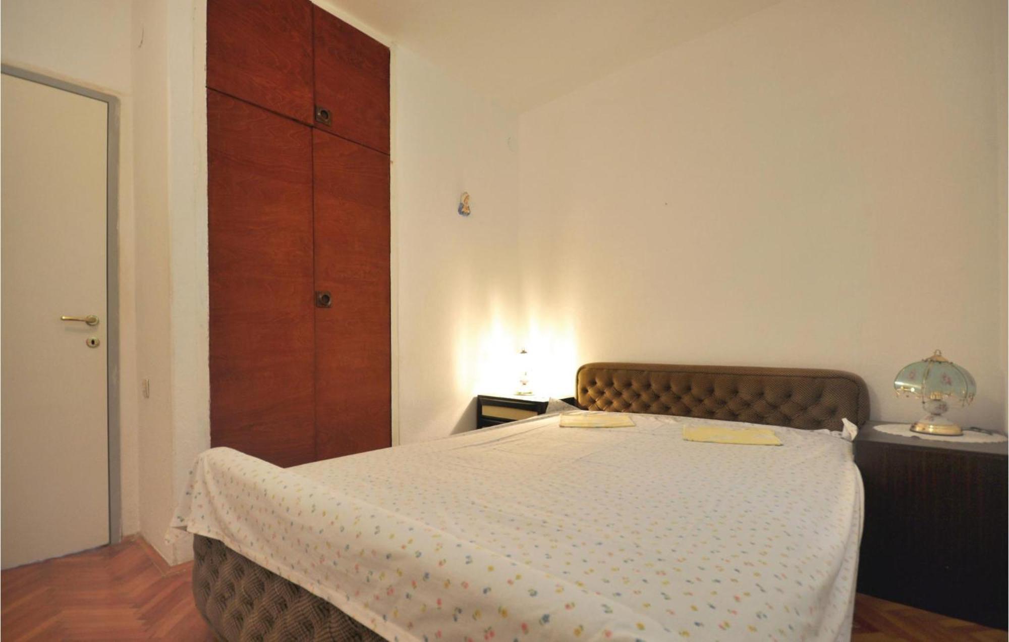 Awesome Home In Seget Vranjica With Wifi מראה חיצוני תמונה